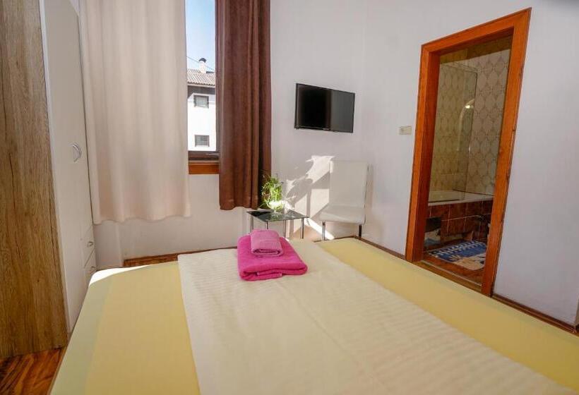 בית מלון כפרי Rosmann