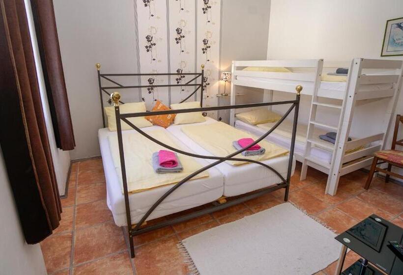 בית מלון כפרי Rosmann