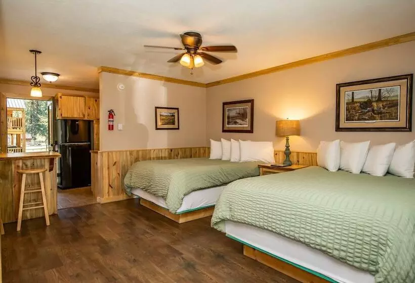 ホテル Wolf Creek Ranch Ski Lodge
