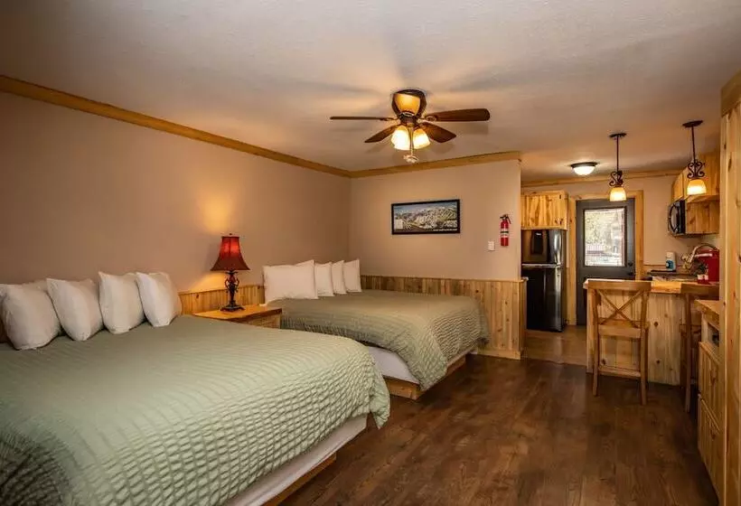 ホテル Wolf Creek Ranch Ski Lodge