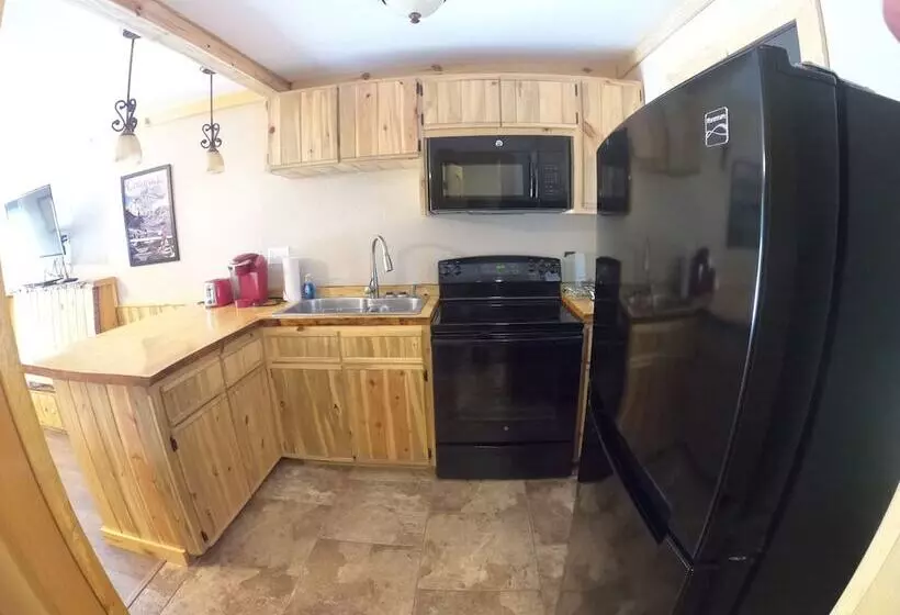 ホテル Wolf Creek Ranch Ski Lodge