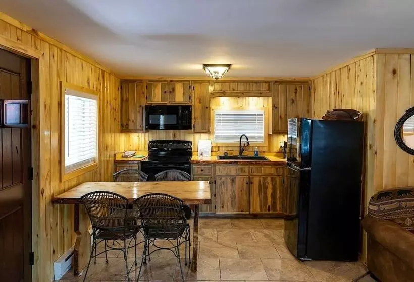 ホテル Wolf Creek Ranch Ski Lodge