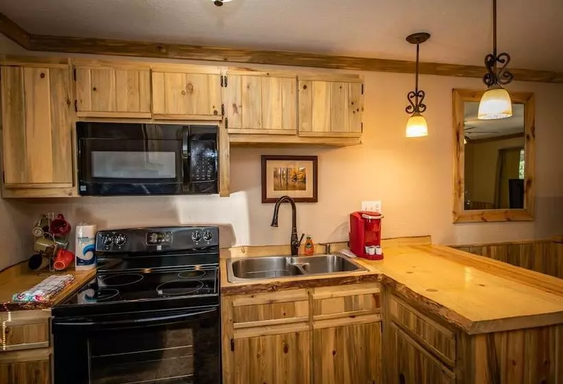 ホテル Wolf Creek Ranch Ski Lodge