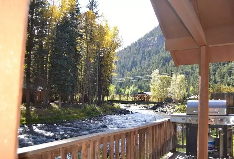 ホテル Wolf Creek Ranch Ski Lodge