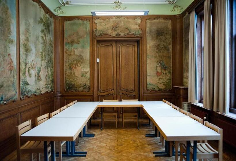 旅馆 Auberge De Jeunesse De Tournai