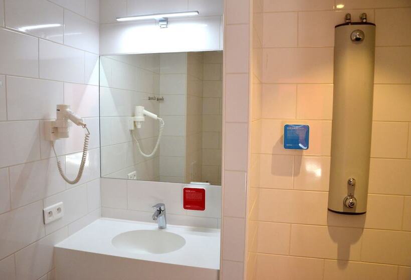 ユースホステル Auberge Des 3 Fontaines