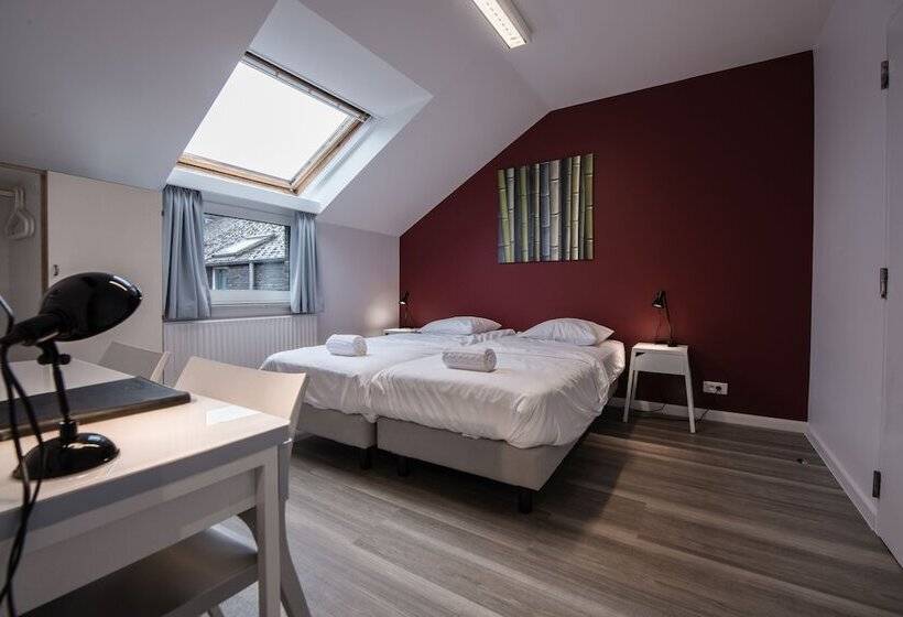 ユースホステル Auberge Des 3 Fontaines