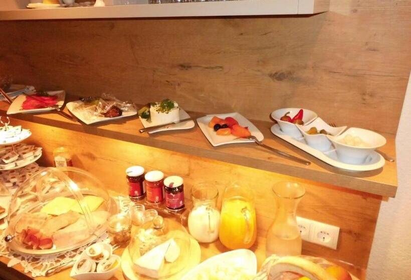 ベッドアンドブレックファースト Gästehaus Lukasser