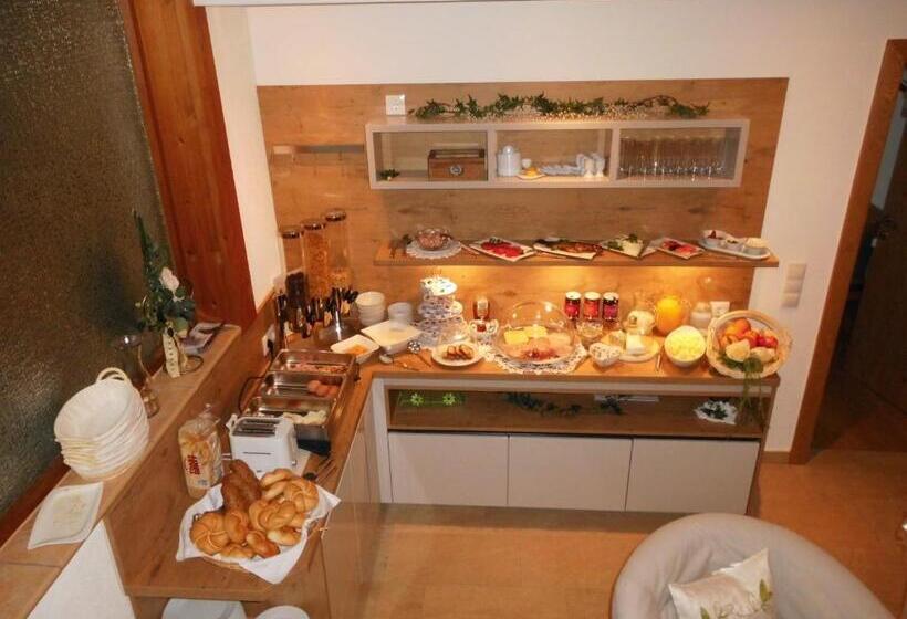 ベッドアンドブレックファースト Gästehaus Lukasser