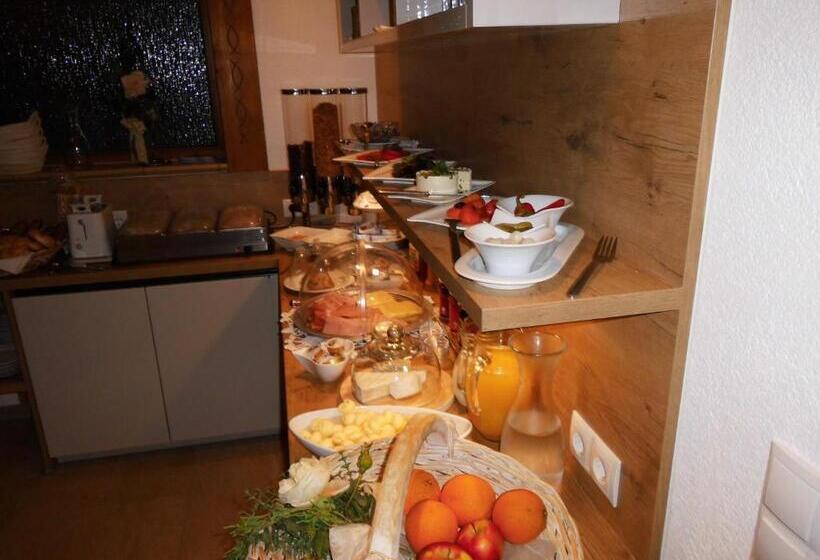 ベッドアンドブレックファースト Gästehaus Lukasser