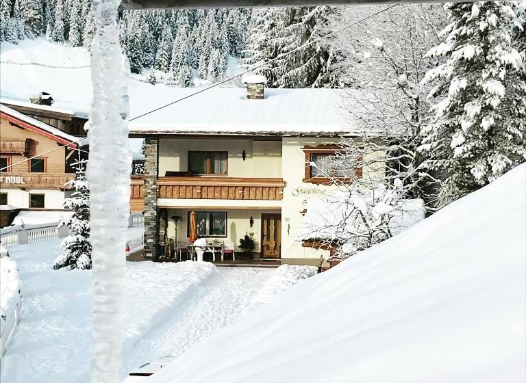 ベッドアンドブレックファースト Gästehaus Lukasser