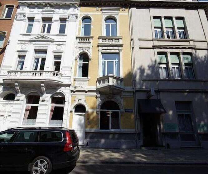 تختخواب و صبحانه Museum Suites