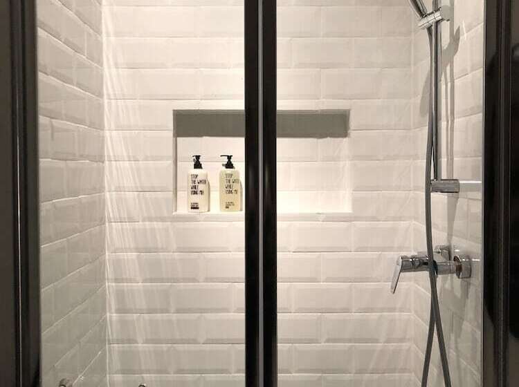 تختخواب و صبحانه Museum Suites