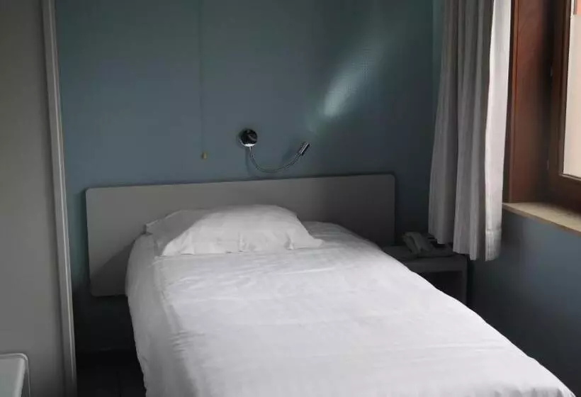 De Bonte Os Hotel & Tower