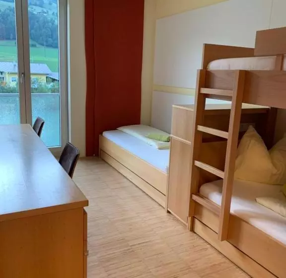 Hostel Jugendherberge St. Johann Im Pongau