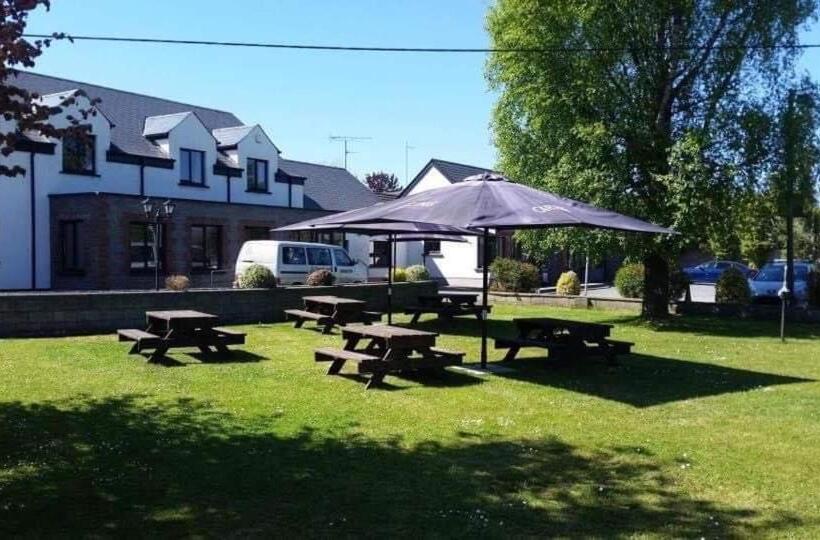 ホテル Balreask Bar, Restaurant & Guest Accommodation