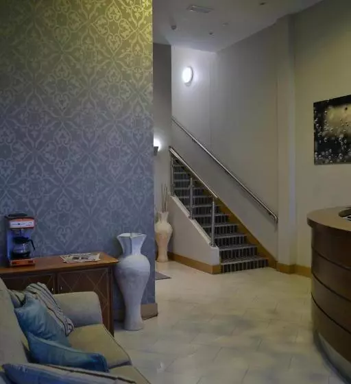 ホテル Carrick Plaza Suites And Apartments
