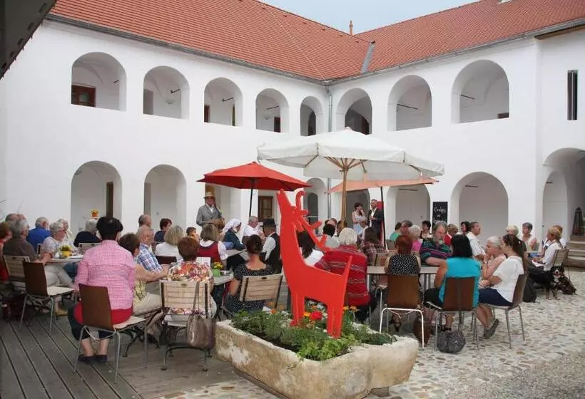 Hotelli Eisenhuthaus