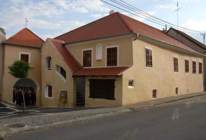 Hotelli Eisenhuthaus