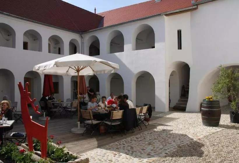 Hotelli Eisenhuthaus