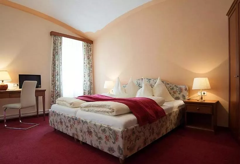 Hotelli Pension Frenzl   Kaiser Von österreich