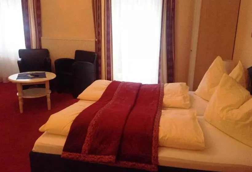 Hotelli Pension Frenzl   Kaiser Von österreich