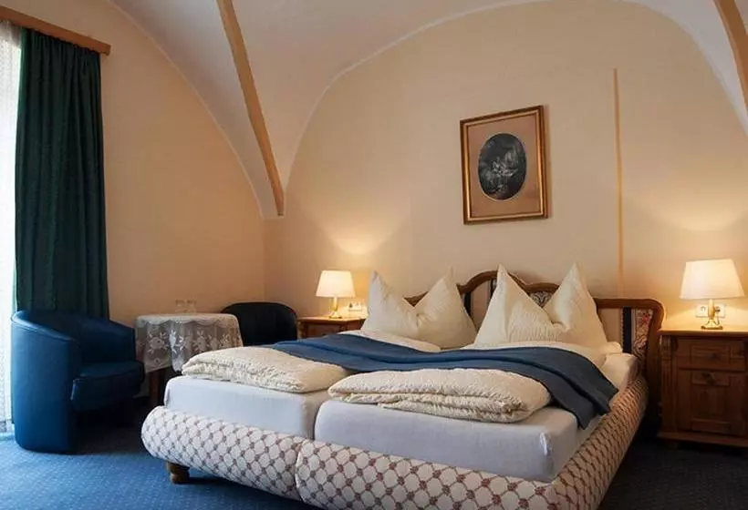Hotelli Pension Frenzl   Kaiser Von österreich