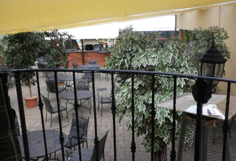 בית מלון כפרי Rokoko