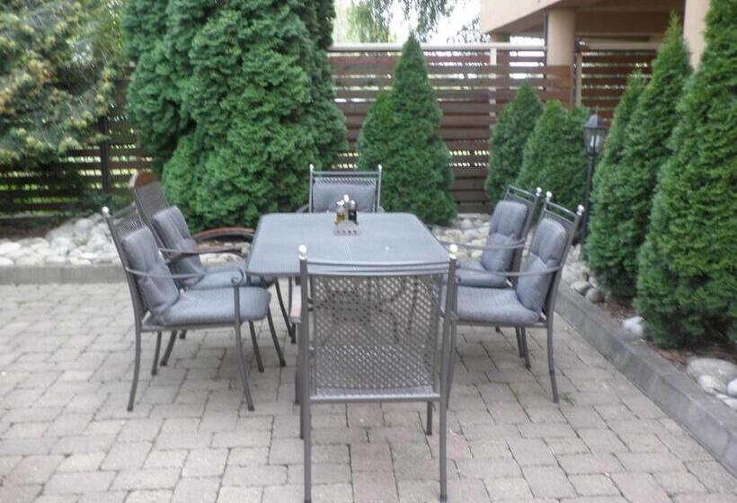 בית מלון כפרי Rokoko