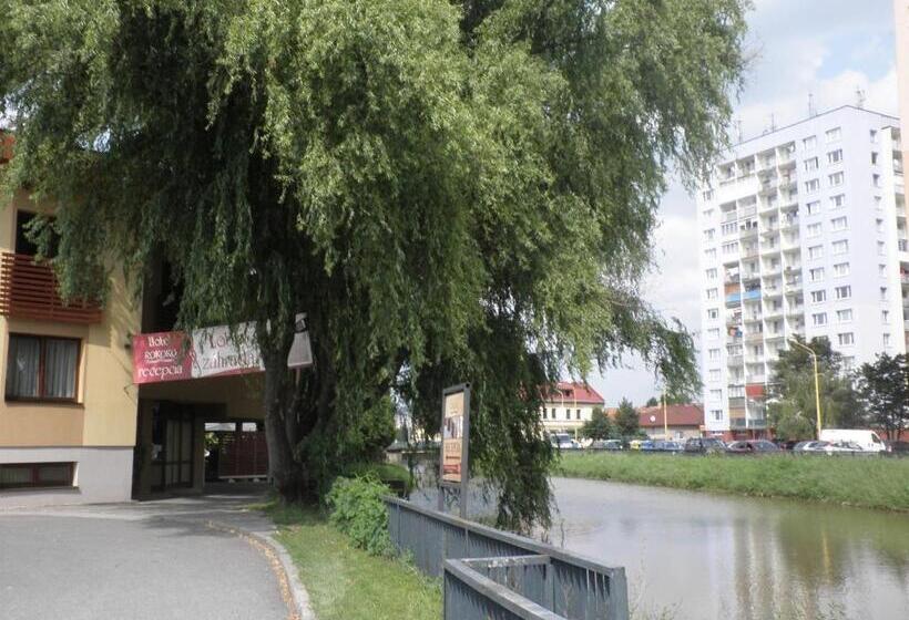 בית מלון כפרי Rokoko