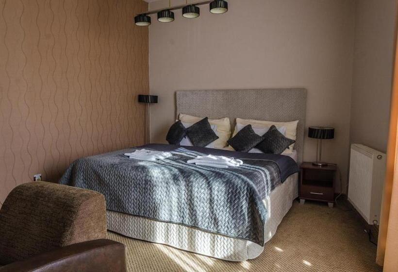 בית מלון כפרי Rokoko