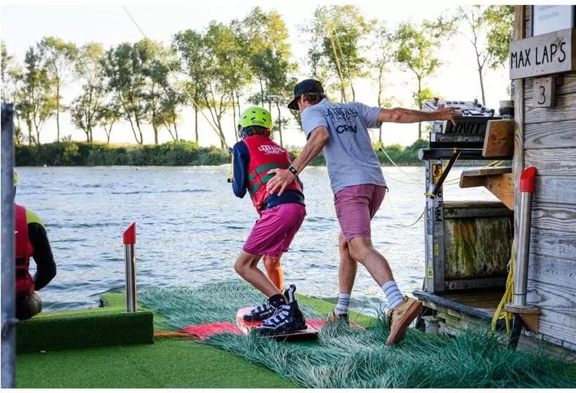 Lakeside Paradise Sport Hostel