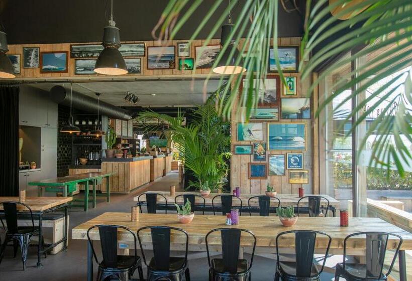 Lakeside Paradise Sport Hostel