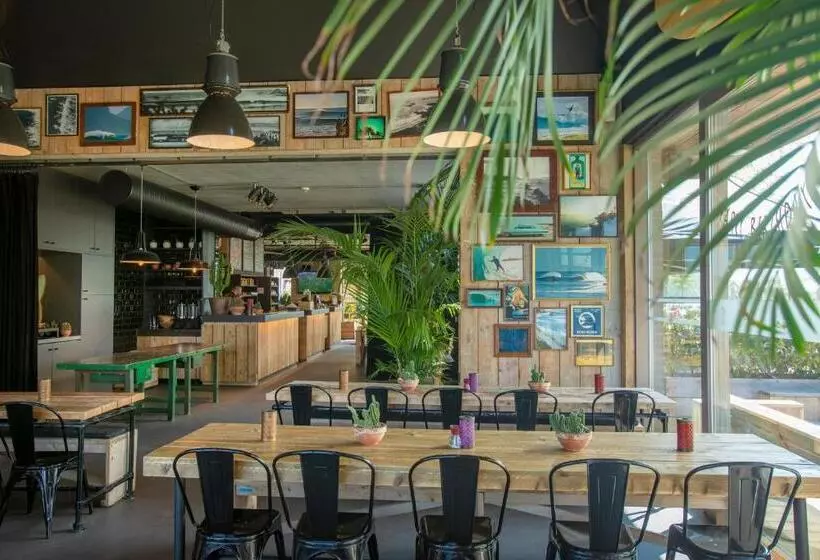 Lakeside Paradise Sport Hostel