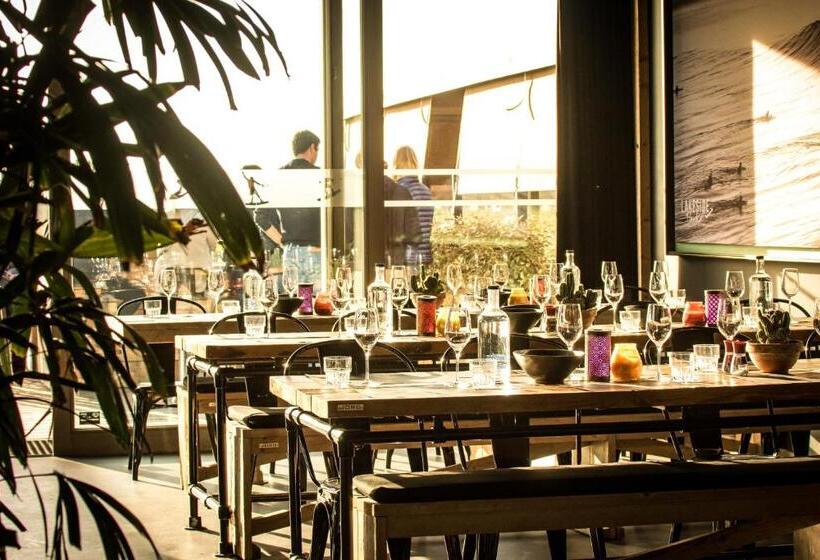 Lakeside Paradise Sport Hostel