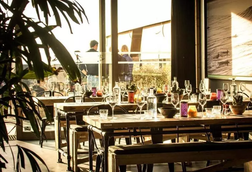 Lakeside Paradise Sport Hostel