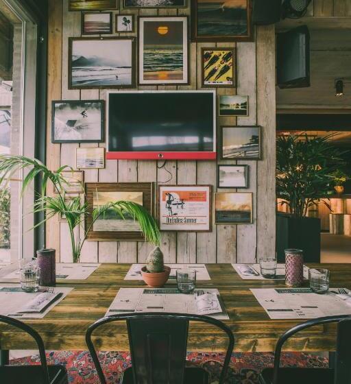 Lakeside Paradise Sport Hostel