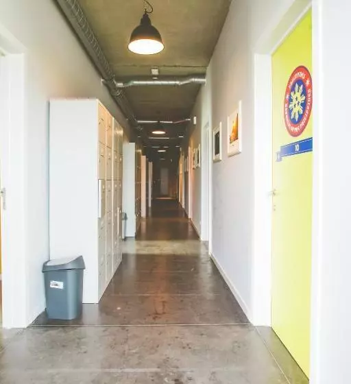 Lakeside Paradise Sport Hostel