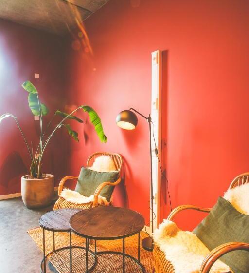 Lakeside Paradise Sport Hostel