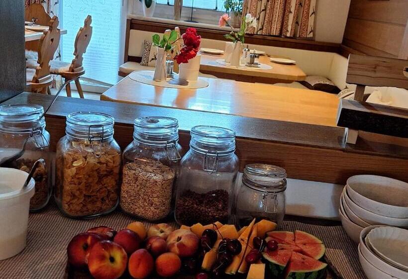 Bed and Breakfast Café Pension Margret