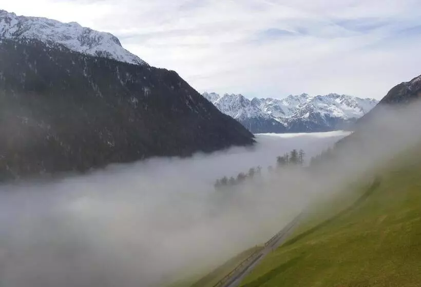 تختخواب و صبحانه Gästehaus Berghof Schöpf