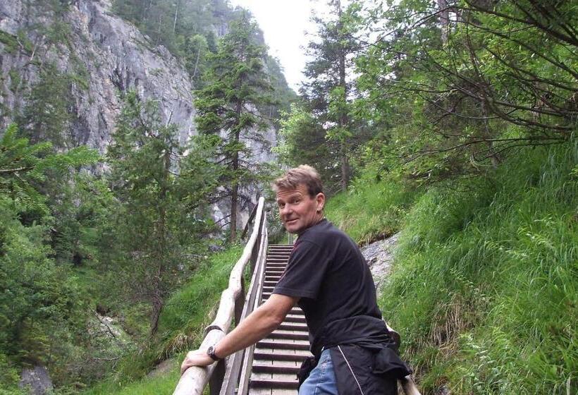 Aamiaismajoitus (B&B) Jagerhäusl