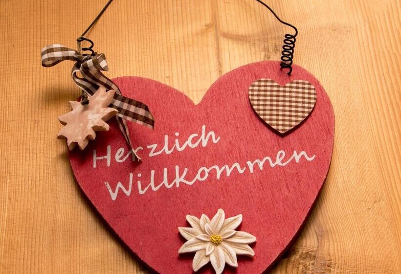 هتل Edelweiß Schlössl