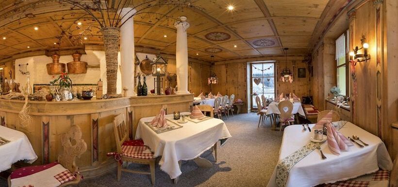 هتل Edelweiß Schlössl