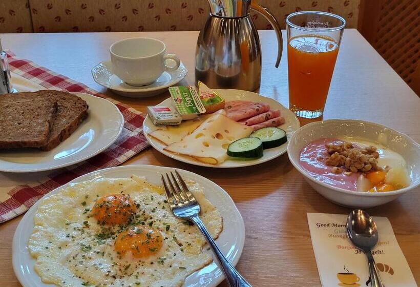 ホテル Garni Landhaus Trenkenbach