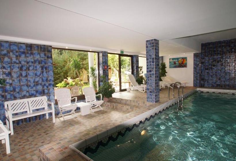 ホテル Garni Obermair