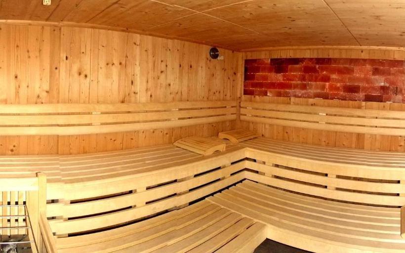 ホテル Garni Obermair