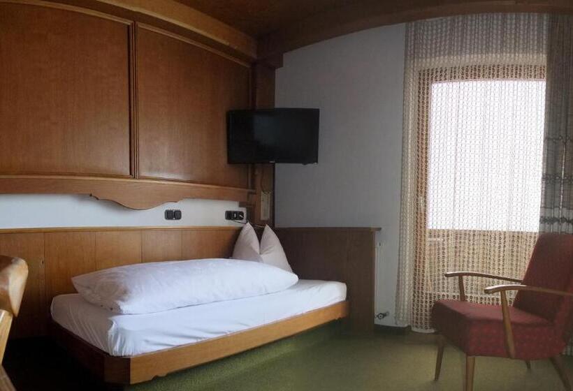 ホテル Garni Obermair