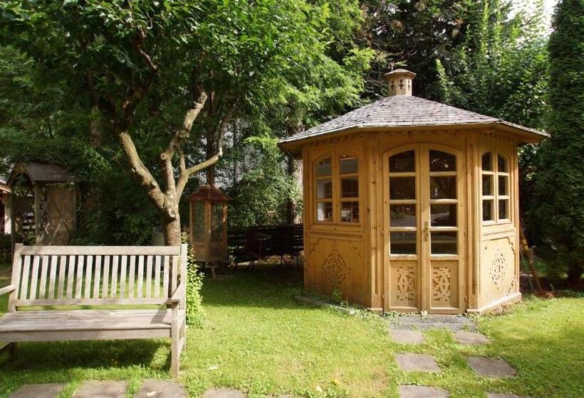 ホテル Garni Obermair