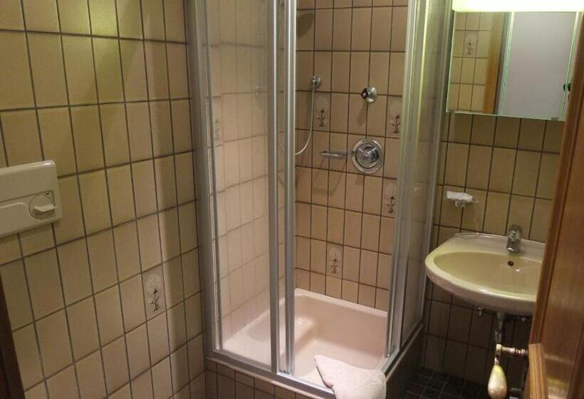 ホテル Garni Obermair